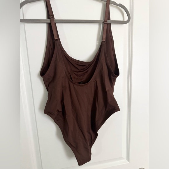 NWT SKIMS Scoop Neck One Piece Swimsuit size XL In Cocoa - Picture 7 of 8
